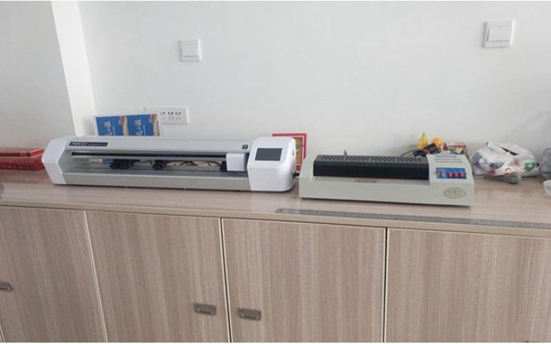 銅版紙模切機、即時貼雕刻機